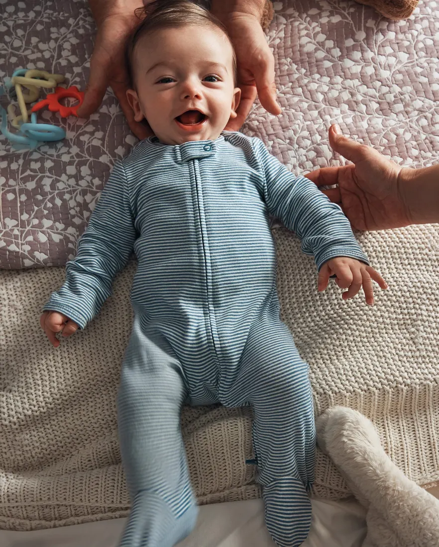 Outra vista de Kit macacão bebê 2 peças estampado - Multicor