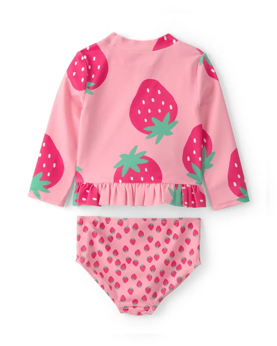 Outra vista de Conjunto de praia bebê menina morango UV 50+ 2 peças - Rosa Claro