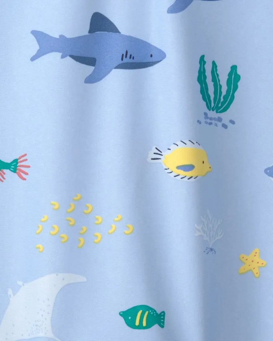 Outra vista de Macaquinho de praia bebê menino estampado UV 50+ - Azul Claro